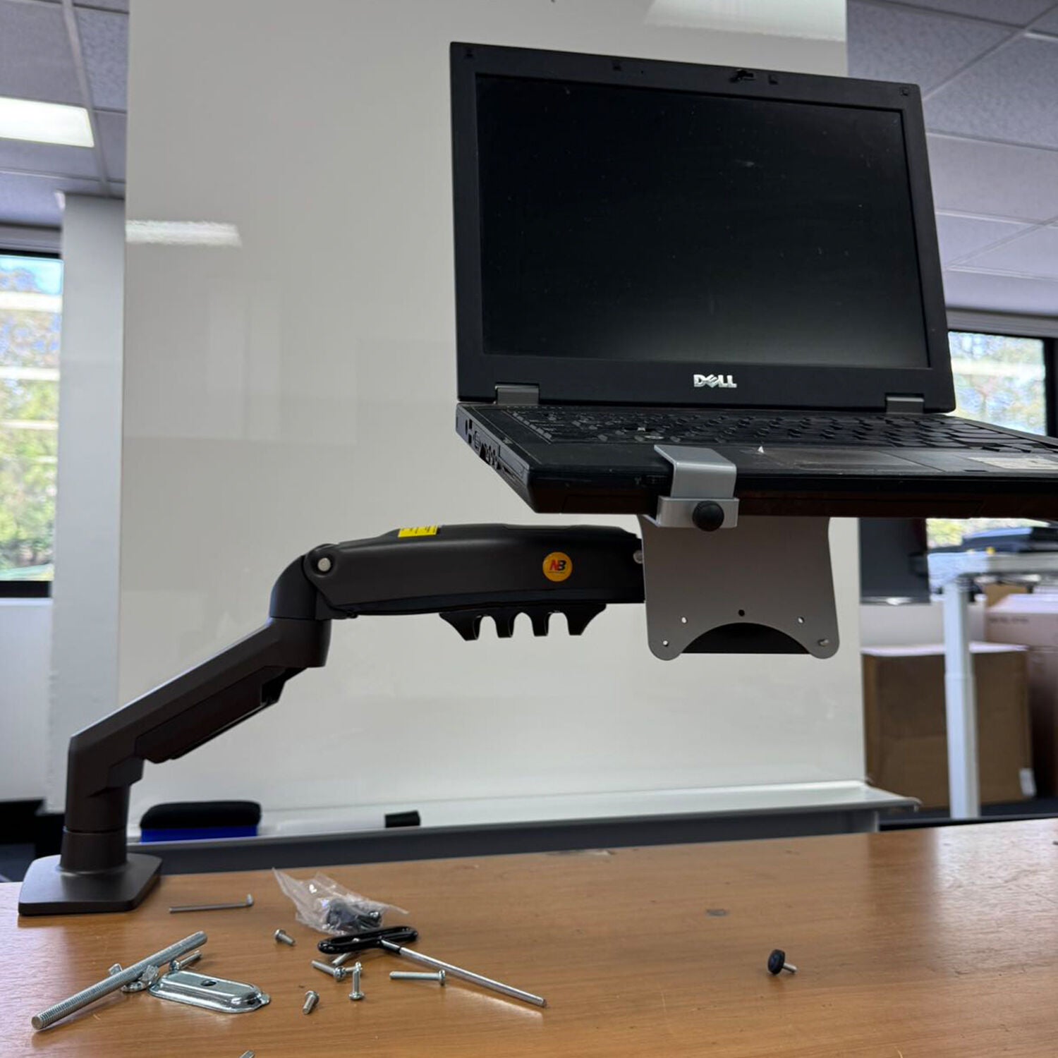 Laptop desk floating mount gas struct