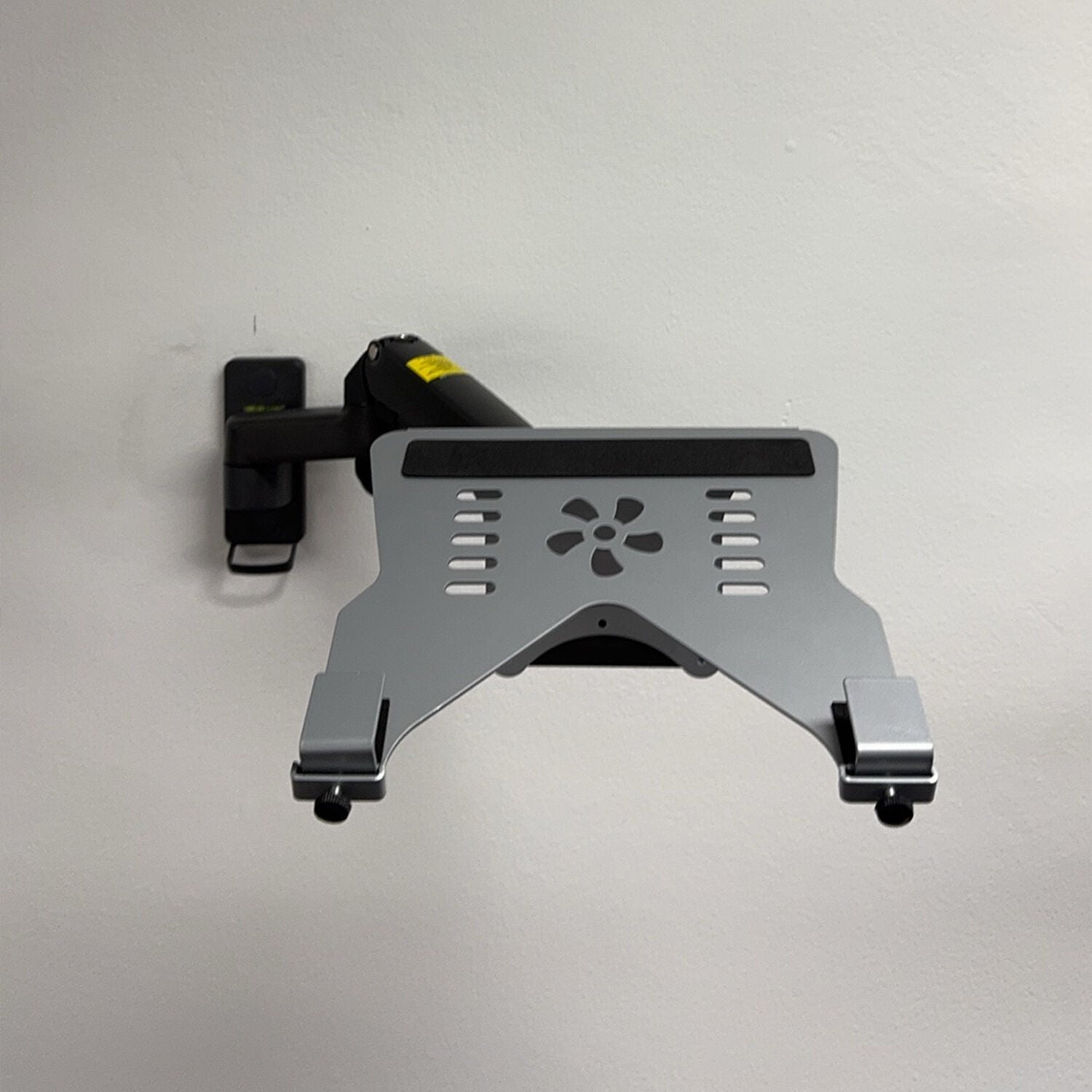 Laptop wall floating mount gas struct