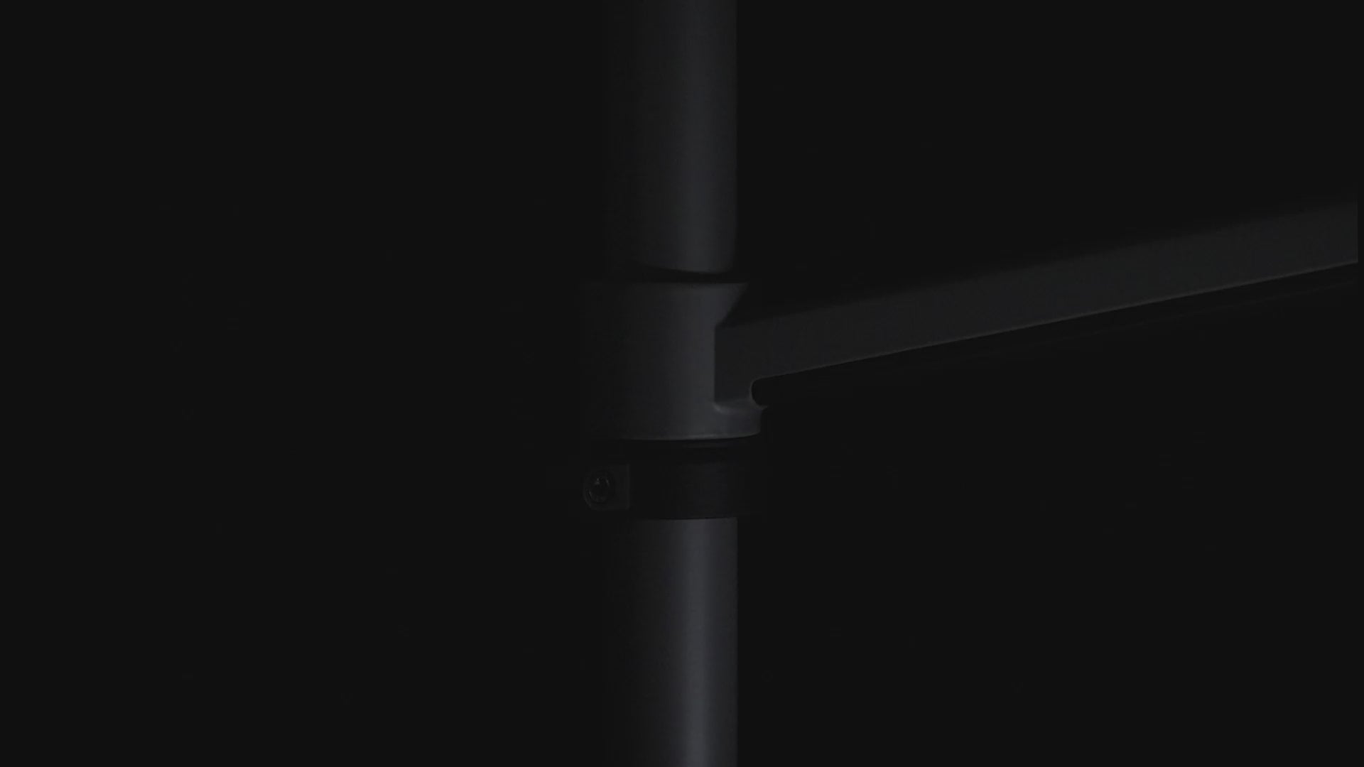 Load video: Premium Aluminum Articualting Monitor Arms Stands 4 screens