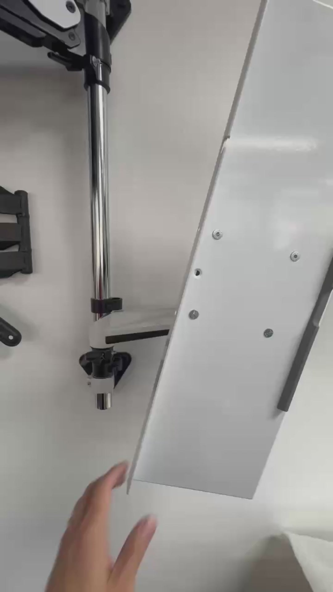 Load video: Heavy Duty Industrial Column Wall Mount for Monitor and Keyboard Tray FE210
