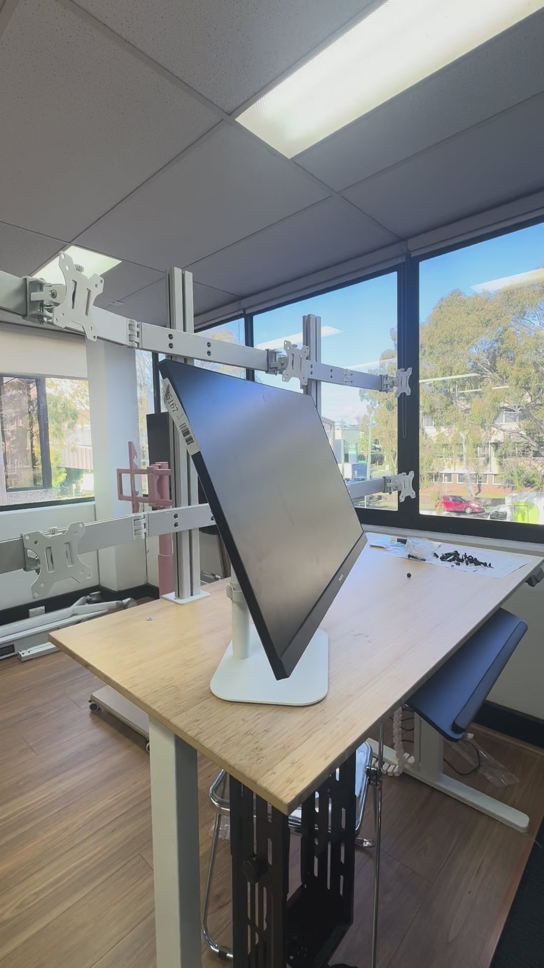 Load video: Steelbase Monitor Mount desk stand rotating 14 to 43 inch