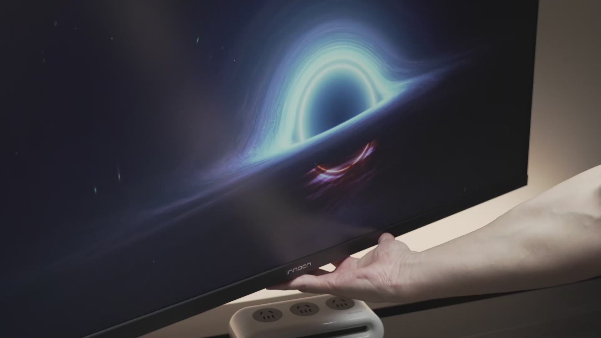 Load video: Flat Ultrawide Curved Screen Bracket Gaming Monitor Arm VESA Mount A5