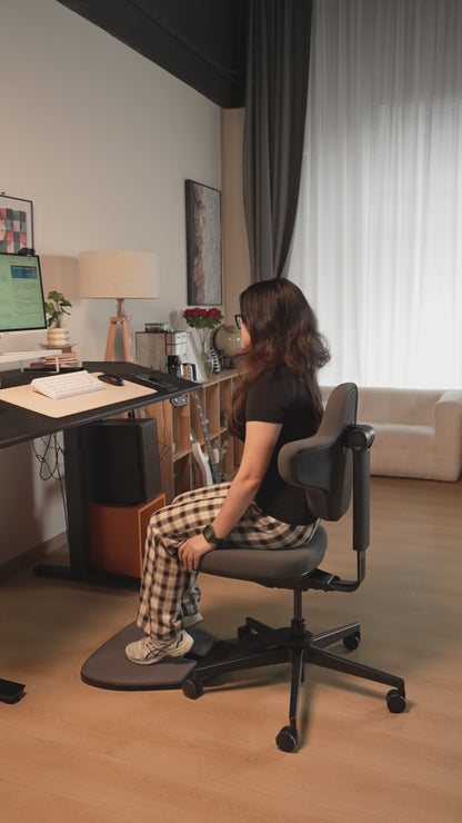 Standing-Mate Chair: The First Leaning Ergonomic Chair Designed for Standing Desks