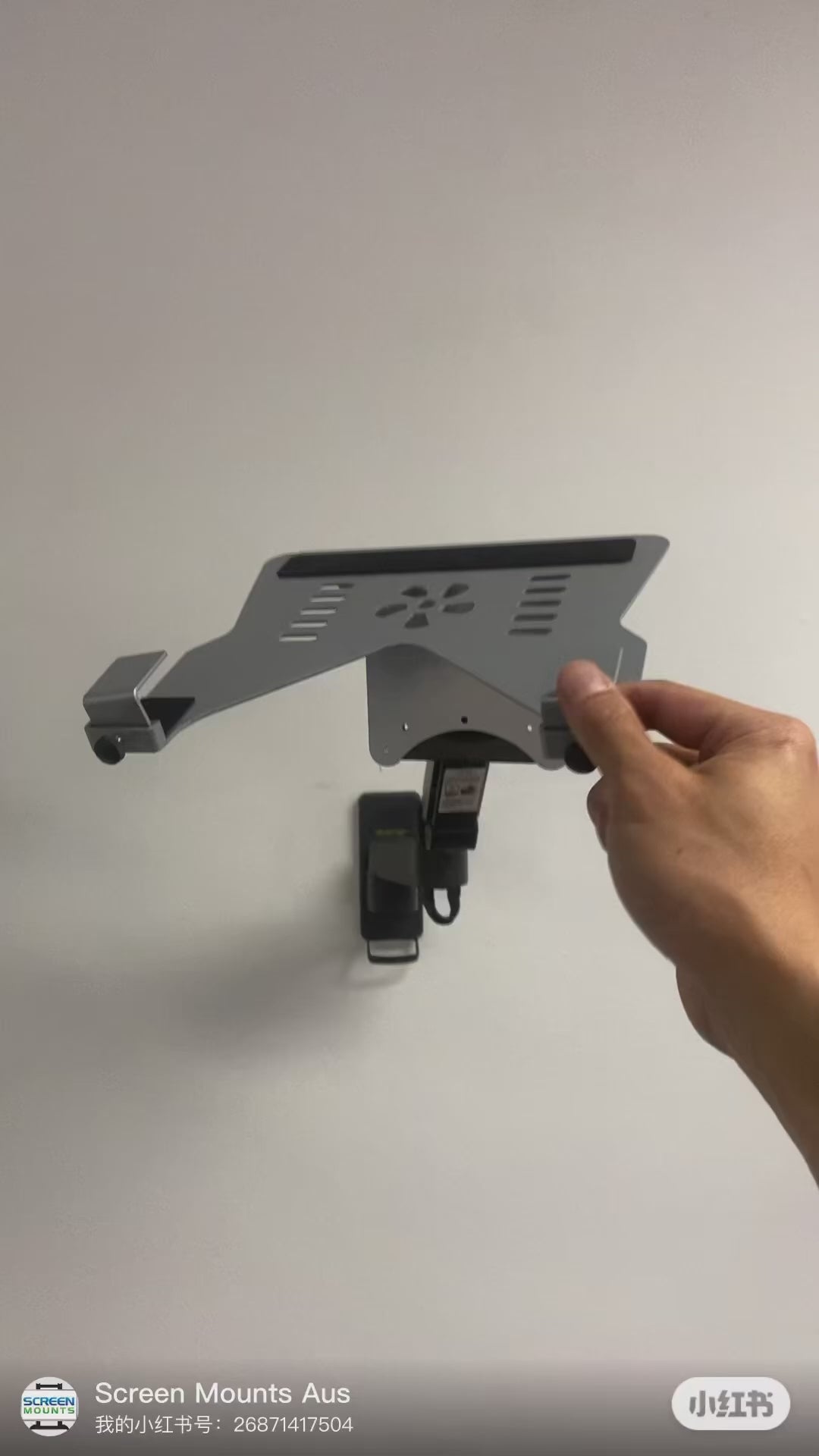 Load video: Laptop wall floating mount gas struct F150 with tray